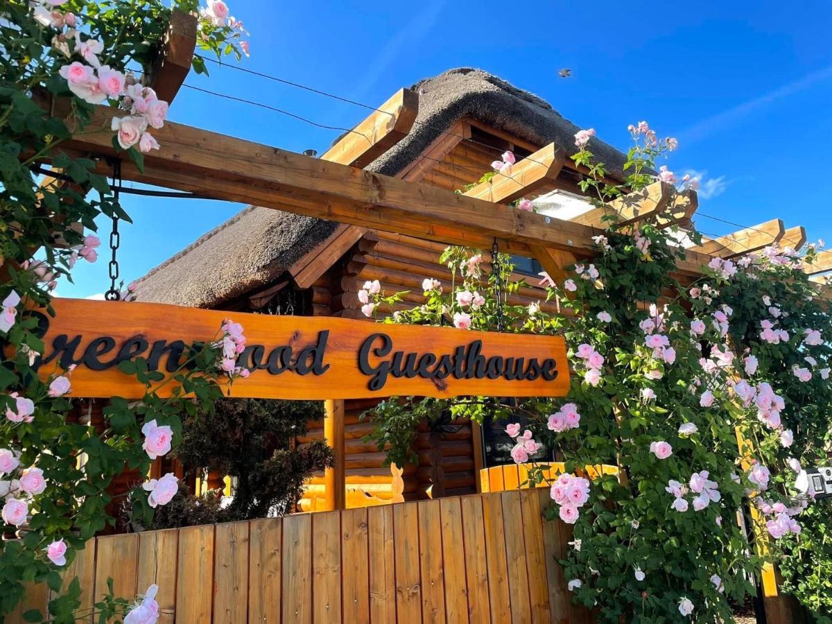 Greenwood Roenkhaz Gardony Exterior photo